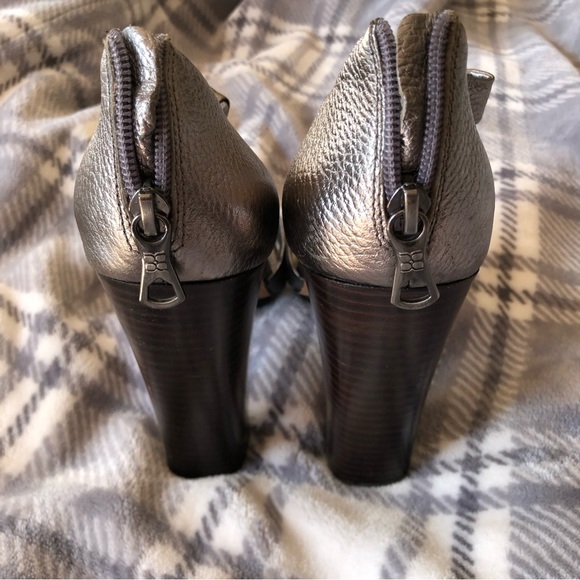 BCBG maxazria pewter heels - Picture 7 of 7